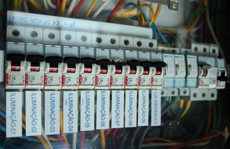 Palestra sobre cuidados com riscos elétricos será realizada nesta terça-feira (19)