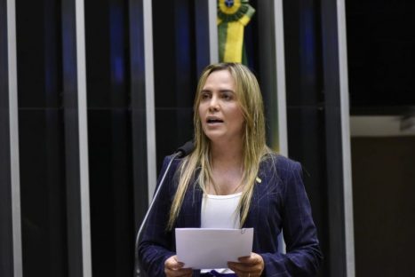 Projeto inclui procedimento estético entre as atribuições do enfermeiro Imagem referente a Projeto inclui procedimento estético entre as atribuições do enfermeiro