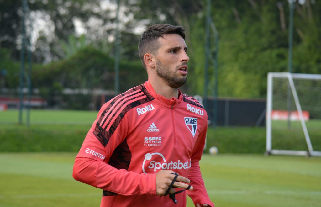 Elenco se reapresenta para retomar a disputa da Copa do Brasil