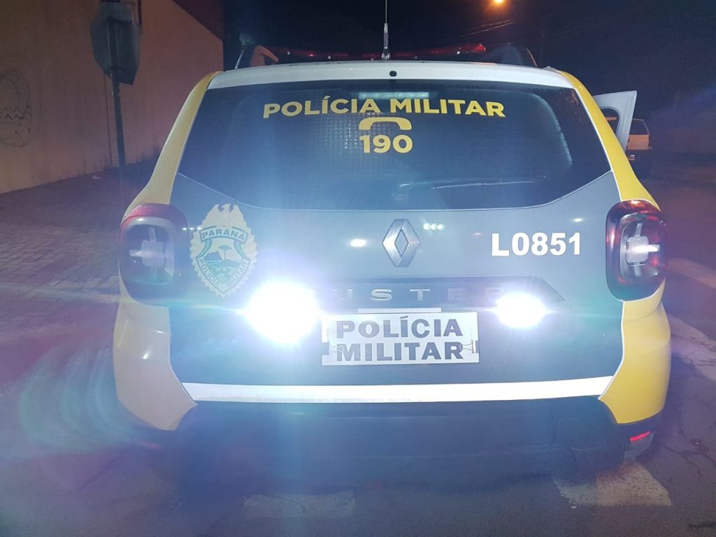 Homem vai visitar uma mulher e é roubado e baleado