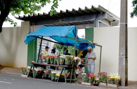 Imagem referente a CMTU abre cadastramento para venda em cemitérios no Dia das Mães