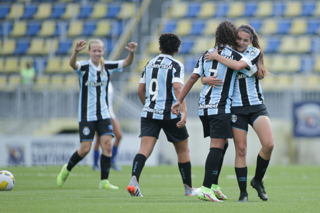 Gurias Gremistas Sub-17 recebem torcida na semifinal do Brasileirão 