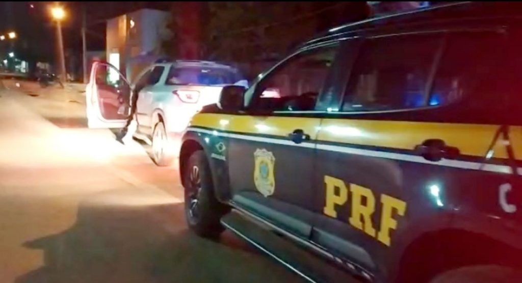 Caminhonete roubada em Paulista é recuperada pela PRF em Petrolina