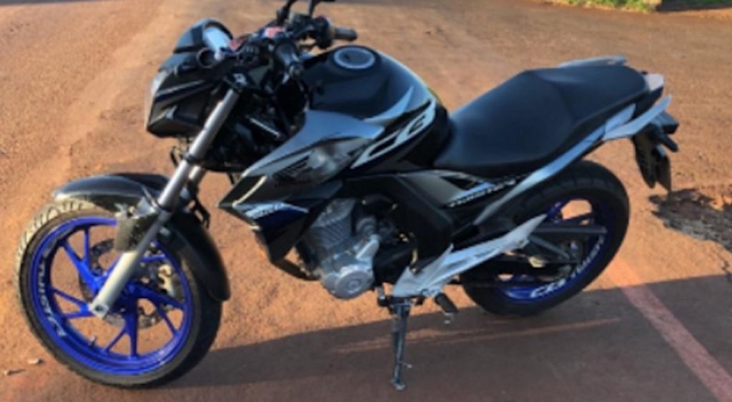 Motociclista resulta com ferimentos generalizados após queda em Quatro Pontes