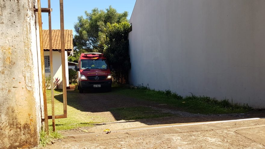 Após sofrer queda de três metros em residência, homem é socorrido pelo Corpo de Bombeiros
