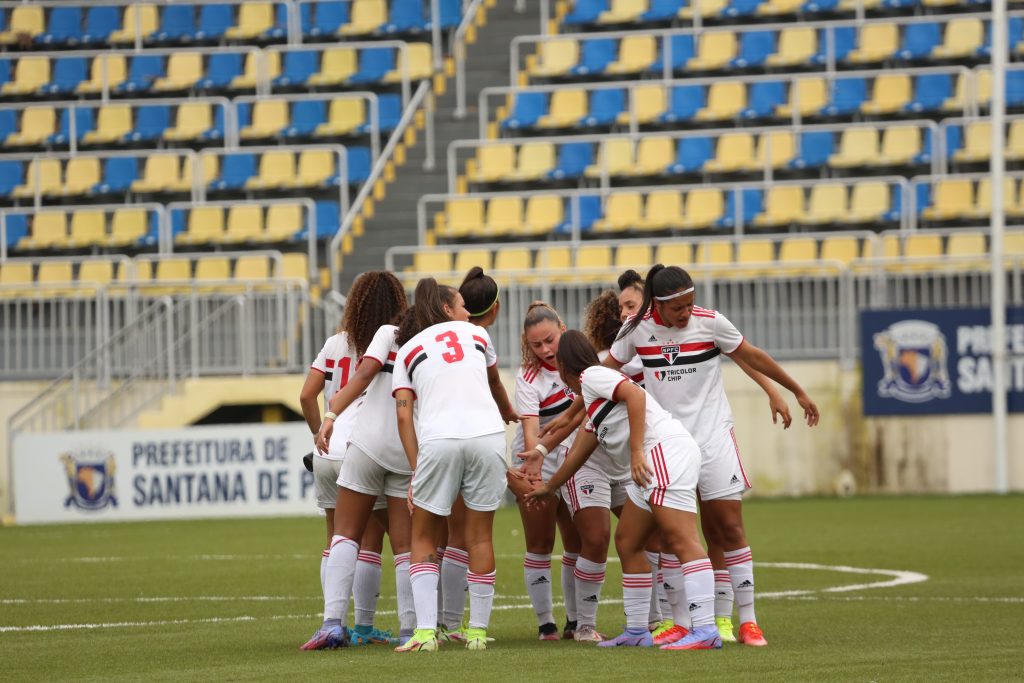 São Paulo enfrenta o Internacional pelo primeiro confronto da semifinal do BR Feminino Sub-17