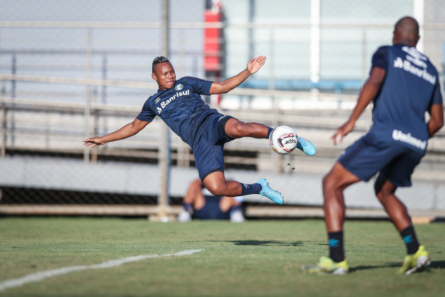 Grêmio realiza mais um treinamento antes de enfrentar o Guarani
