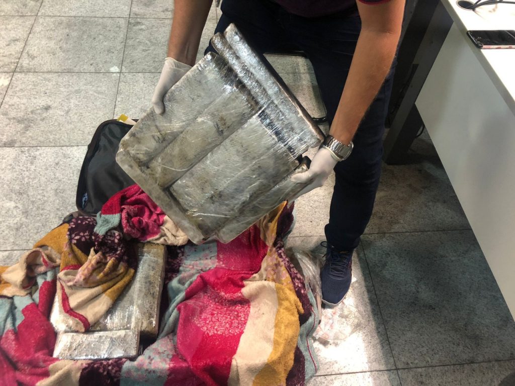 PF apreende quase 18 kg de maconha no Aeroporto Internacional dos Guararapes