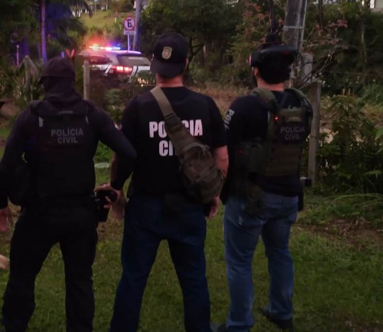 Polícia Civil captura em Indaial foragido suspeito de atentado contra delegacia no Estado do Amazonas