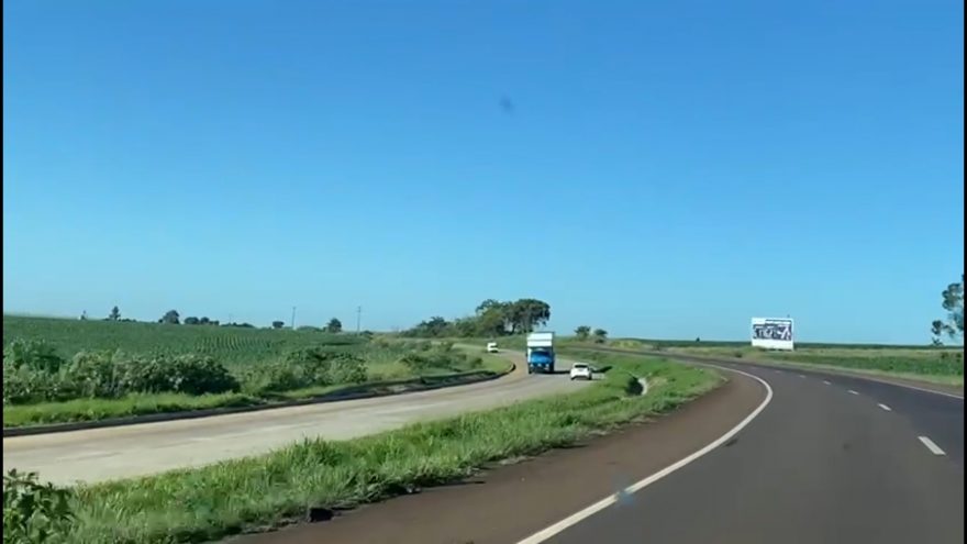 Que perigo!!! Mais um flagrante de carro trafegando pela contramão é registrado na BR-163