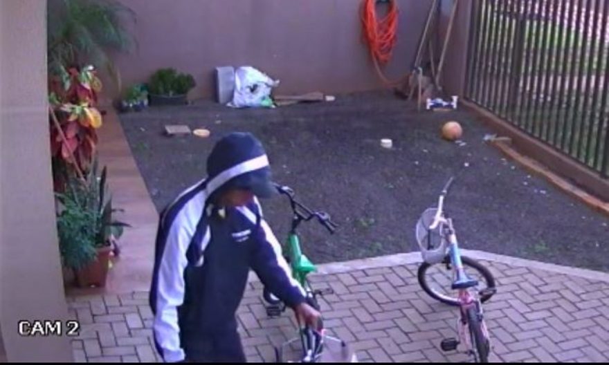Câmera registra furto de bicicleta no Interlagos; veja