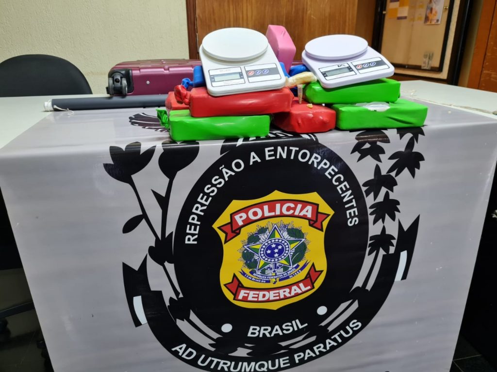 PF cumpre mandado em casa de traficante de cocaína em Águas Lindas de Goiás