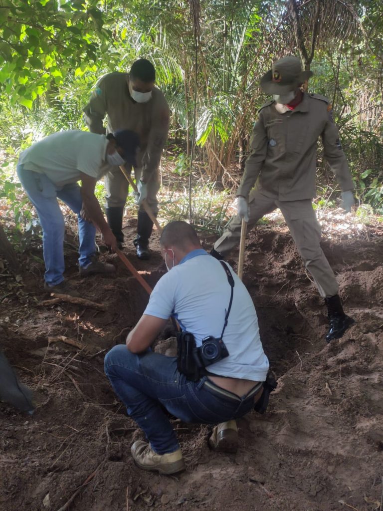 Polícia Civil encontra cadáver parcialmente carbonizado, enterrado em sítio de Aquidauana