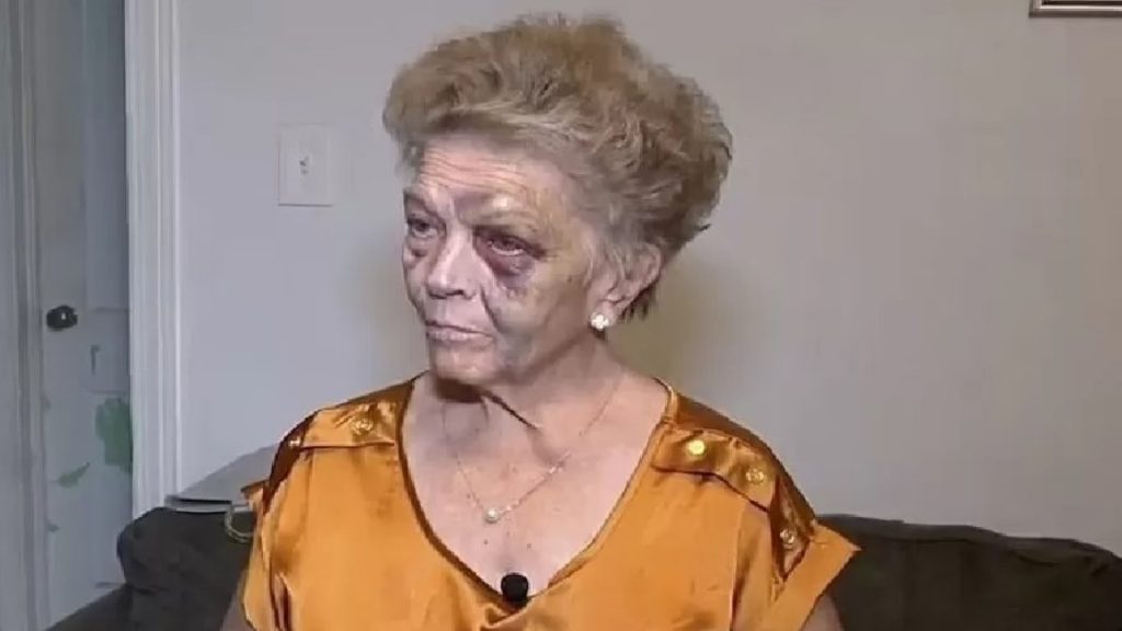 Após agredir brutalmente idosa e roubar seu carro, ladrão foge, bate o veículo e morre