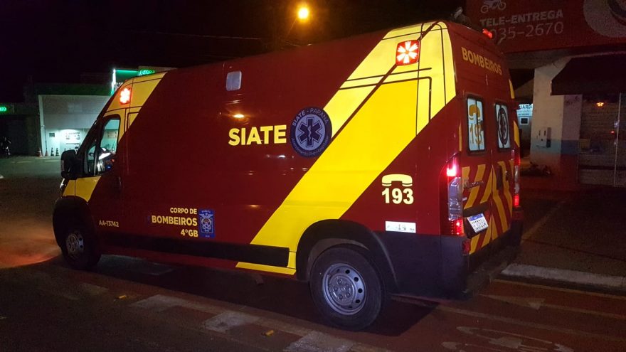 Homem fica ferido após colisão entre carro e moto