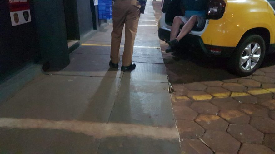 Indivíduo embriagado causa acidente de trânsito e é detido