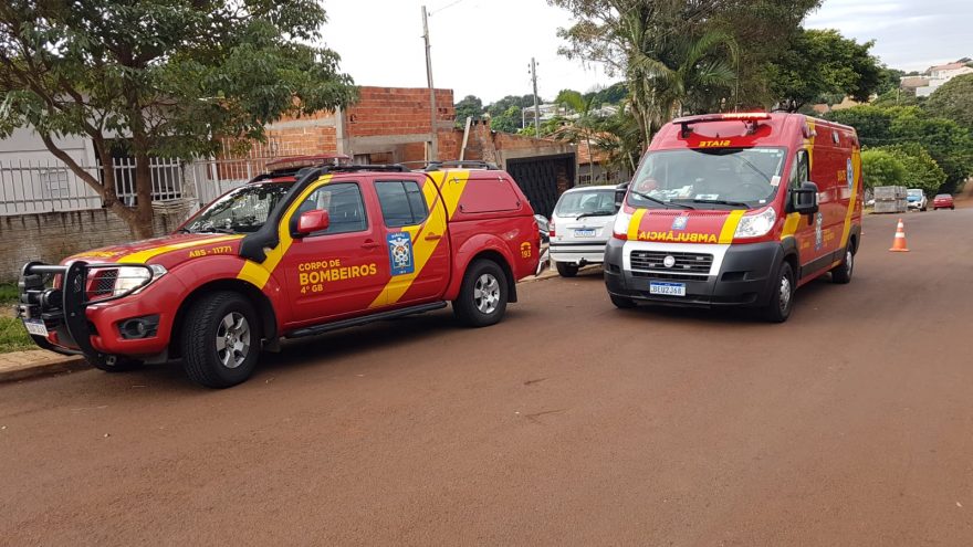 Brincando em telhado, menino de oito anos sofre queda e é socorrido pelo Siate