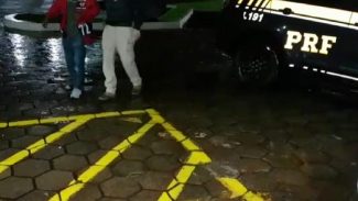 Comemorando aniversário, homem se envolve em acidente na BR-277 e é preso por embriaguez após ganhar alta na UPA