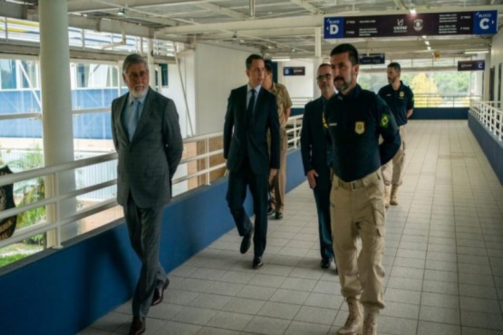 Direção da Academia Judicial conhece as instalações da Universidade Corporativa da PRF