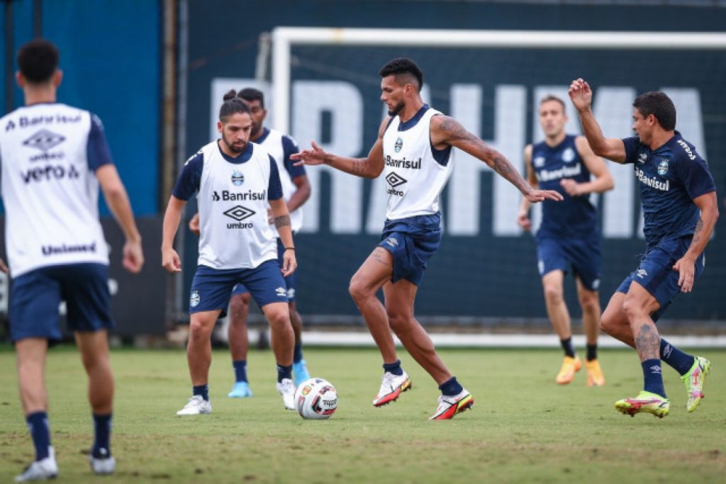 Grêmio inicia trabalhos visando duelo diante do Operário-PR