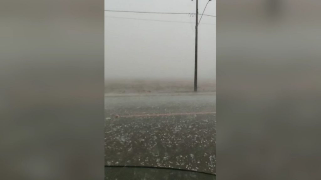 Tempestades severas podem atingir Cascavel na noite de hoje; veja estragos na região por conta de granizos