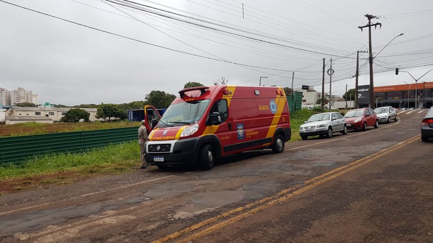 Homem sofre contusões ao cair de bicicleta na Rua Jacarezinho