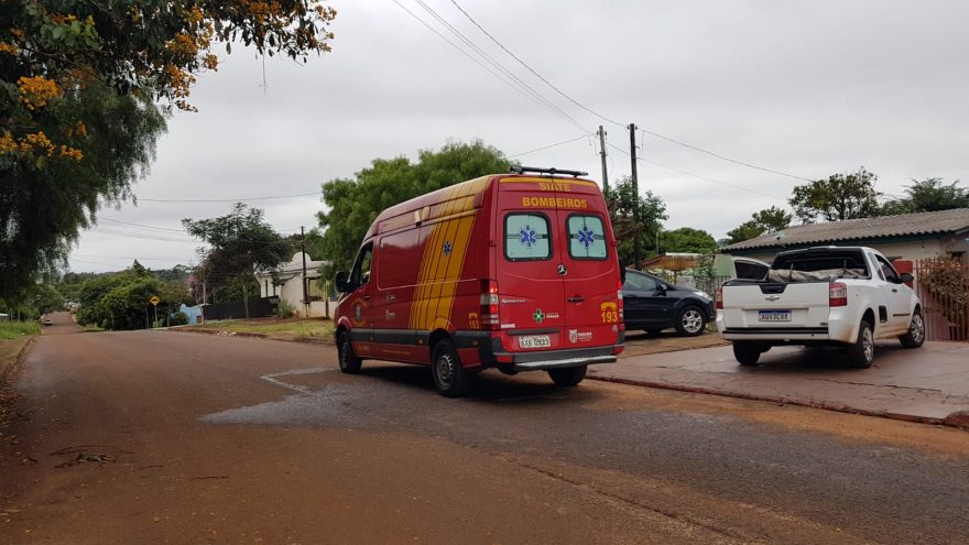 Homem sofre queda em bar e pede ajuda para moradores do Bairro Morumbi