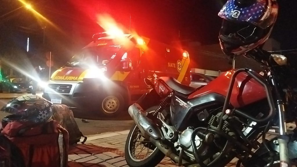 Motociclistas ficam feridos após colisão de trânsito na Rua Rio Grande do Sul Motociclistas ficam feridos após colisão de trânsito na Rua Rio Grande do Sul