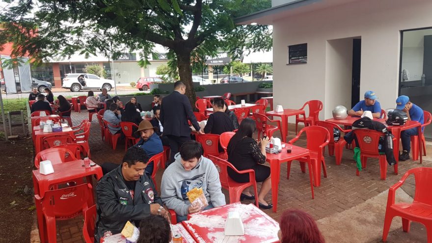 Manhã fria e excelente para tomar uma café quente na Feira do Produtor Rural