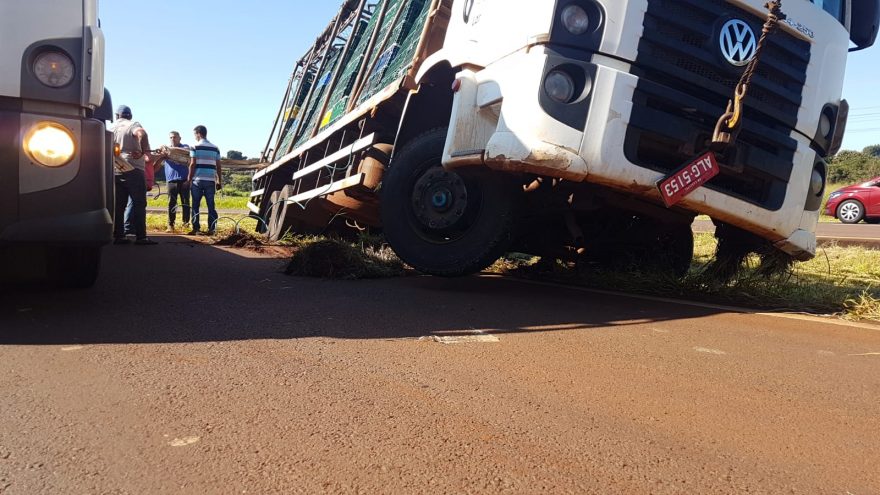 Saída de pista deixa rodovia BR-467 parcialmente interditada, em Cascavel