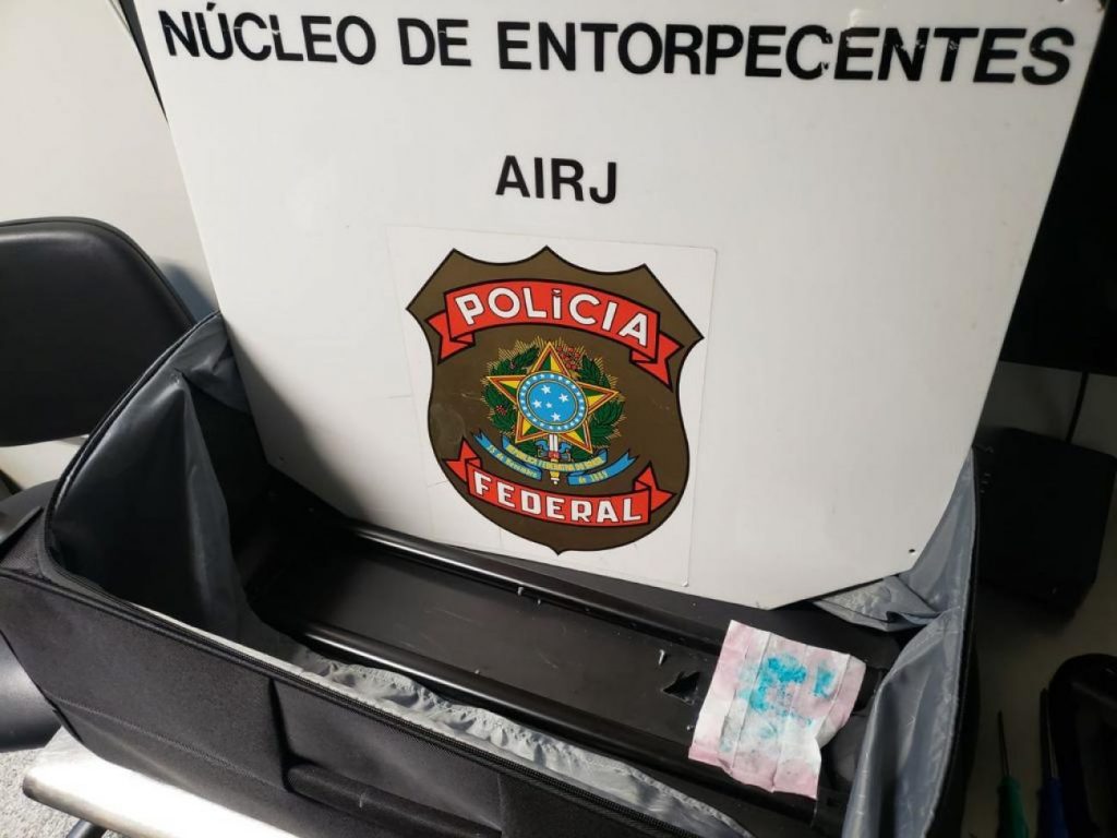 PF prende casal com mais de 5 kg de cocaína no Galeão/RJ