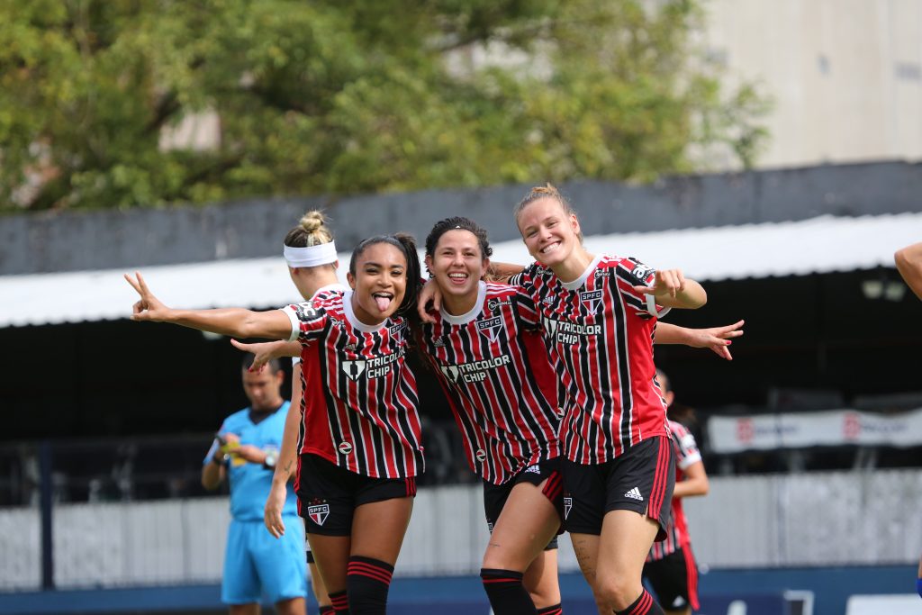 São Paulo vence a primeira fora de casa com goleada sobre a Esmac