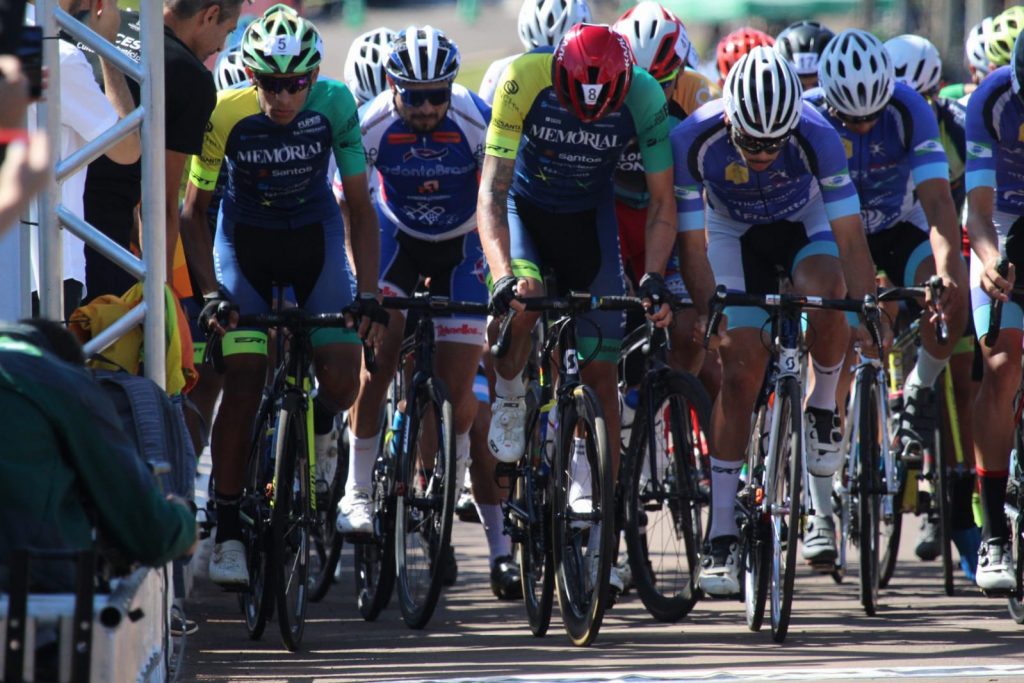 Diversas competições esportivas marcaram este domingo (24)