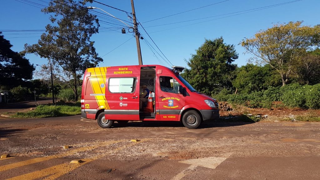 Ciclista fica ferido após colisão com carro na Rua Hercílio Luz, em Cascavel Ciclista fica ferido após colisão com carro na Rua Hercílio Luz, em Cascavel