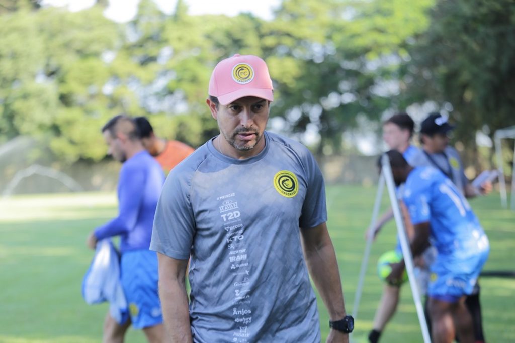 Tcheco destaca volta do equilíbrio e prevê ajustes no Cascavel contra o São Luiz Tcheco destaca volta do equilíbrio e prevê ajustes no Cascavel contra o São Luiz