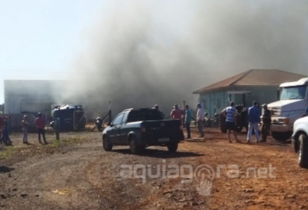 Incêndio em empresa de Porto Mendes mobiliza equipe do Corpo de Bombeiros Incêndio em empresa de Porto Mendes mobiliza equipe do Corpo de Bombeiros
