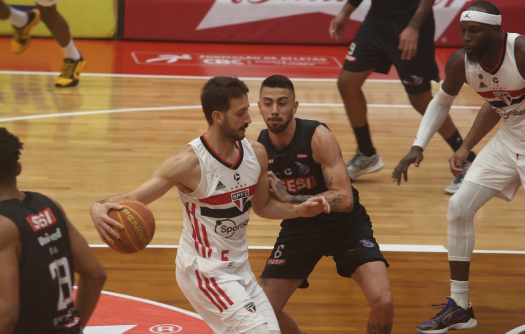 Basquete Tricolor encara o Bauru pelas quartas do NBB: veja data dos jogos