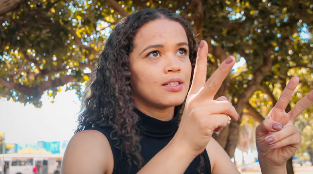 Lei que institui a Língua Brasileira de Sinais completou 20 anos