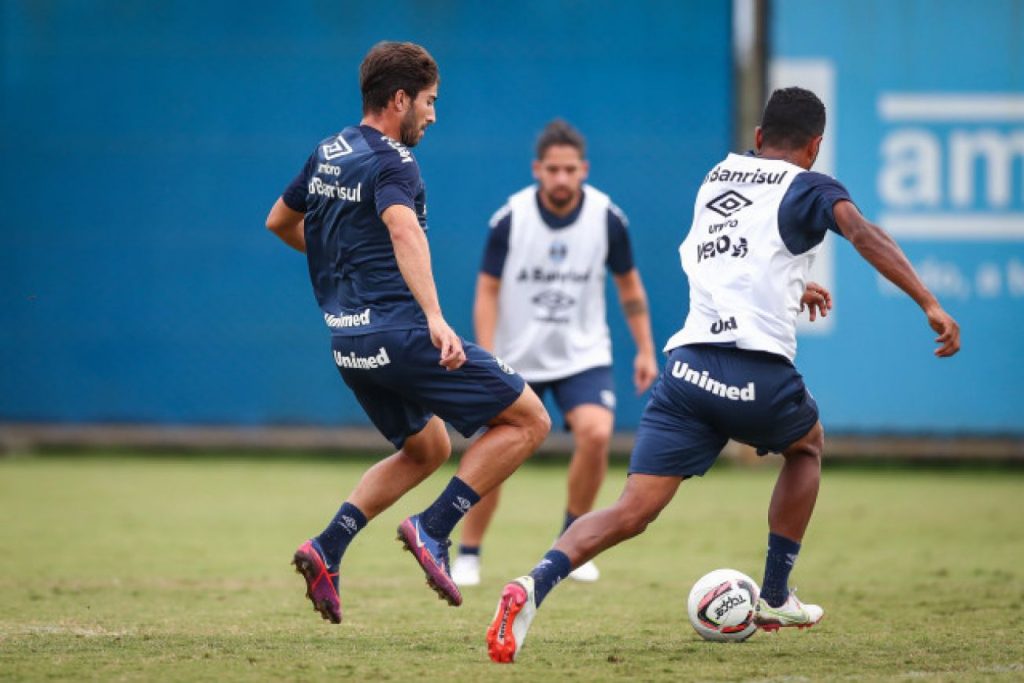 Tricolor treina no CT e embarca para enfrentar o Operário-PR