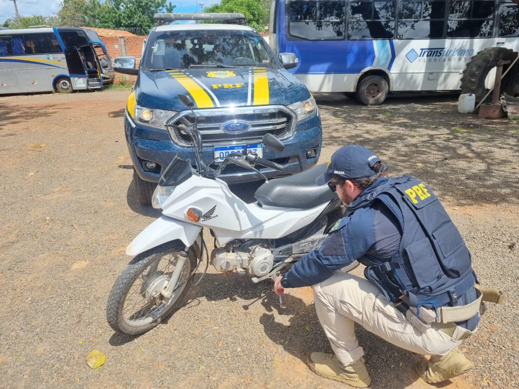 PRF autua motociclista inabilitado que tentou fugir da fiscalização na BR 343 em Floriano