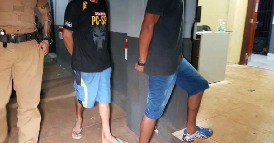 Indivíduos são detidos pela PM após roubarem celular de vítima no Bairro Santa Felicidade