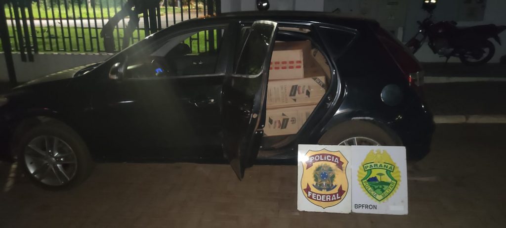 PF e BPFRON apreendem veículo com cigarros contrabandeados