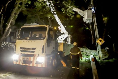 Copel restabelece o fornecimento de energia elétrica em mais 5 mil domicílios em Maringá Imagem referente a Copel restabelece o fornecimento de energia elétrica em mais 5 mil domicílios em Maringá