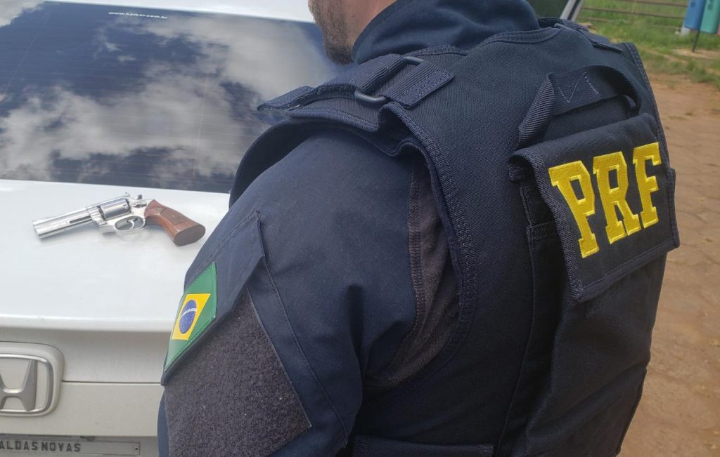 PRF prende dois homens suspeitos de assassinato em Natal.