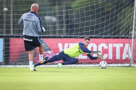 Em solo paranaense, Grêmio realiza último treino antes de enfrentar o Operário Imagem referente a Em solo paranaense, Grêmio realiza último treino antes de enfrentar o Operário