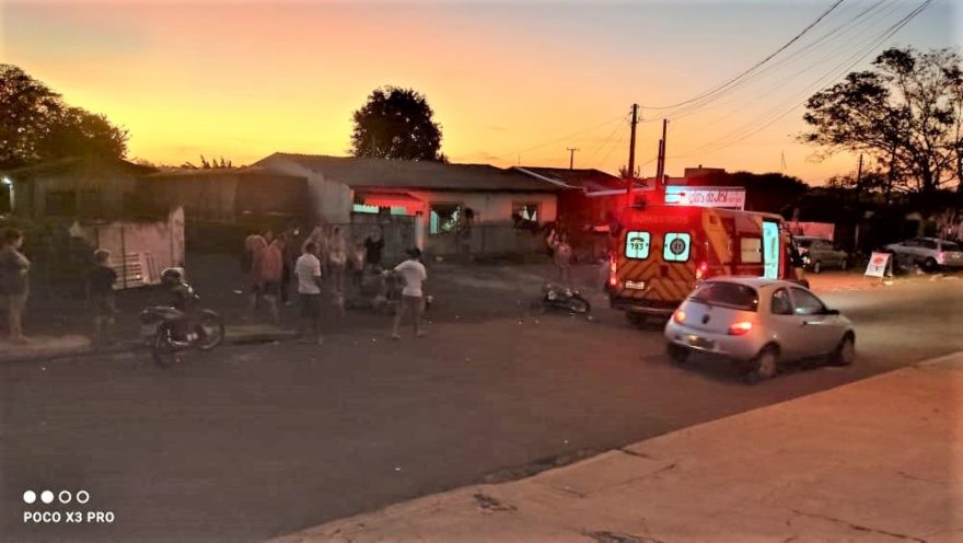 Motociclista sofre fraturas após forte colisão com carro no Bairro Brasília; veículos ficaram destruídos
