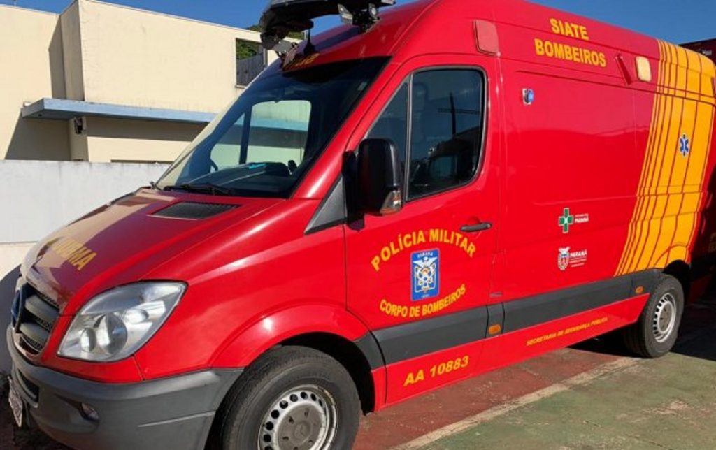 Trator passa por cima de pé de trabalhador; homem sofreu fratura