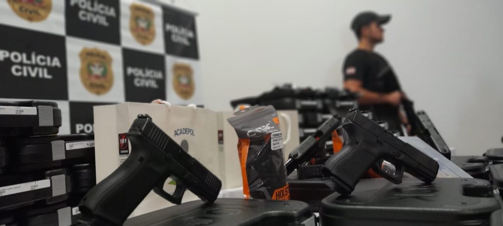 Polícia Civil de Santa Catarina recebe 3,7 mil pistolas em aquisição de novo armamento