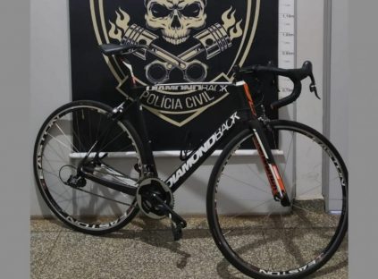 Polícia Civil localiza bicicleta furtada no início da semana e prende suspeito de receptação Imagem referente a Polícia Civil localiza bicicleta furtada no início da semana e prende suspeito de receptação