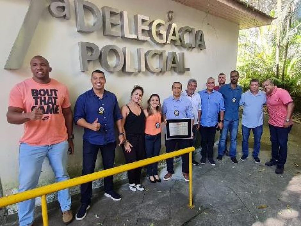 Policiais são homenageados por trabalho de investigação para desarticular quadrilha de assaltantes de banco